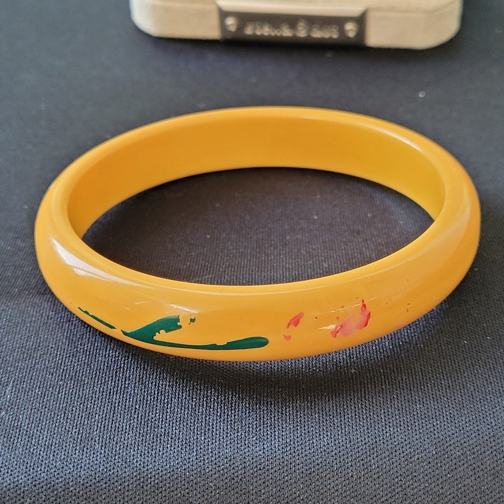 Vintage 1930s Butterscotch Bakelite Floral Bangle Bracelet Tested